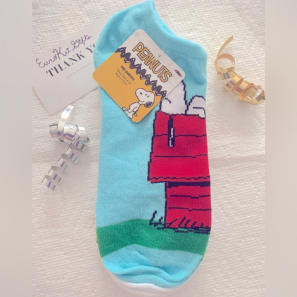 Peanuts Snoopy and Woodstock Women's No Shows Socks NEW size 4-10 unisex